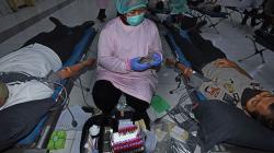Atasi Kelangkaan, Ratusan Personel Polda Banten Donor Darah