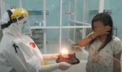 Momen Haru PDP Covid-19 Sembuh di Banjar Dapat Kejutan Kue Ultah dari Tim Medis