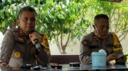 Viral Foto Mesra Oknum Anggota Polres Probolinggo dengan Sesama Jenis di Medsos