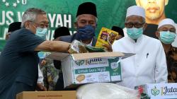 Paguyuban Tionghoa Salurkan 10 Ton Beras untuk Warga Terdampak Covid-19