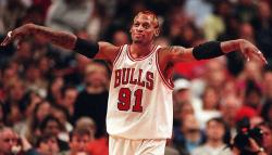 Kisah Dennis Rodman dan Bintang Baywatch Bercinta di Tempat Latihan Chicago Bulls