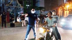 Terobos Razia Masker di Makassar, Pengendara Motor Jatuh saat Melaju Kecepatan Tinggi