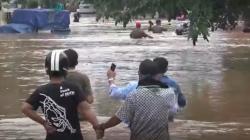 Foto-Foto Banjir Bandang-Longsor di Cilegon yang Merusak 8 Rumah, 2 Mobil Hanyut
