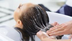Mau Mewarnai Rambut? Lakukan Riset Dahulu dan Hal-Hal Ini yang Harus Diketahui