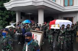 Jenazah Djoko Santoso Diberangkatkan, Prabowo: Kita Lepas dengan Penuh Kehormatan