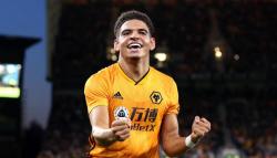 Pemain Muda Wolverhampton Pesta dengan 2 Selebritis Cantik saat Lockdown