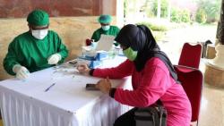 Masyarakat Antusias Ikuti Rapid Test di Halim Perdanakusuma