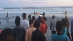 Video 1 Keluarga Terseret Ombak saat Liburan di Pantai Aceh Barat, 3 Korban Hilang