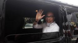 Bendera PDIP Dibakar, Ketua Komisi III DPR Temui Kapolda Metro Jaya
