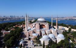 Wisatawan Masuk Masjid Hagia Sophia di Istanbul Kena Biaya Rp425.000 per Kepala