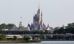 Kasus Corona Melonjak, Disney Tetap Buka Taman Hiburan di Florida