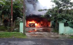 Kebakaran di Kompleks Pamen Kodam I/BB, Garasi dan Mobil Perwira TNI Ludes Dilalap Api