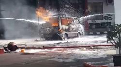 Video Minibus Terbakar di SPBU Pamekasan saat Mengisi Puluhan Jerigen BBM