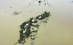 Hujan Deras Akibat Cuaca Ekstrem Sebabkan Banjir di Sepertiga Wilayah Bangladesh