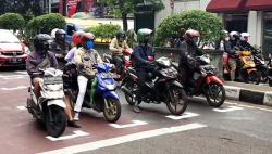 Ditlantas Polda Jabar Buat Tanda Khusus Jaga Jarak Kendaraan di 159 RHK