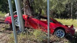 Ferrari F40 Langka Ringsek Tabrak Pohon saat Dites Calon Konsumen
