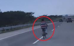 Viral Pesepeda Gowes Santai Masuk Jalan Tol Cipali