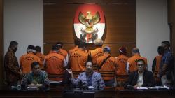 Terlibat Kasus Suap, 11 Mantan Anggota DPRD Sumut Kompak Pakai Rompi Tahanan KPK