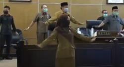 Video Viral Anggota DPRD Sidoarjo Goyang Penguin saat Sidang Paripurna