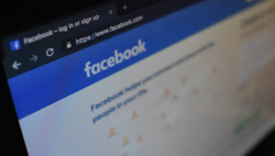 Facebook Akui Penghapusan Video Viral Covid-19 Butuh Waktu Lama