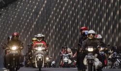 Hindari Kecelakaan, Ini Tanda Pengendara di Depan Baru Belajar Naik Motor