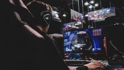 Di Tengah Ekonomi Sulit, Gamer Habiskan Banyak Uang untuk Beli Game