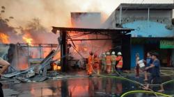 Kebakaran di Pondok Kopi, 4 Bangunan Ludes Terbakar