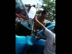 Diduga Sopir Ngantuk, Truk Tabrak Kijang di Pantura Pasuruan, 1 Orang Tewas