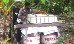 Polisi Amankan Ratusan Liter Minyak Oplosan di Pariaman  