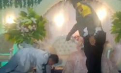 Video Sepasang Pengantin di Pasuruan Dihukum Push Up karena Tak Pakai Masker