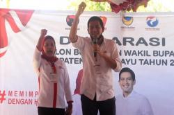 Didukung Perindo, Pasangan Nina Bachtiar-Lucky Hakim Daftar ke KPU Indramayu