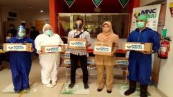 MNC Peduli Salurkan Minuman dan Makanan Ringan kepada 5 Puskesmas di Jaksel
