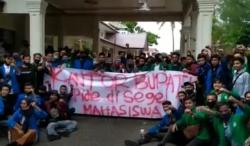 Demo Hari Tani di Pidie Aceh Ricuh, Mahasiswa Segel Kantor Bupati