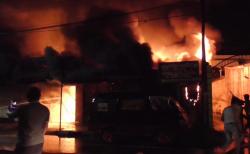Kebakaran Hanguskan Empat Kios di Medan, Diduga karena Gas Bocor<