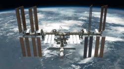 ISS Sesuaikan Orbit untuk Hindari Puing-Puing Luar Angkasa