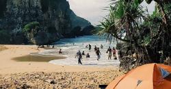 Mengintip Pesona Pantai Ngrumput di Gunungkidul, Tersembunyi di Balik Tebing