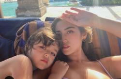 Jessica Iskandar Peluk dan Cium Bibir El, Netizen Ribut: Kurang Pantas