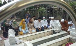 Keutamaaan Ziarah Kubur di Hari Jumat<