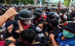 Polisi Tangkap 20 Aktivis Antipemerintah setelah Pemberlakuan Status Darurat
