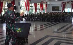 Isi Kuliah Umum, Gubernur Akmil: Senior Bina Junior, Jangan Ada Sifat Balas Dendam