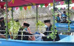 Promosi Tempat Wisata, 3 Pasangan Nikah Bareng di Dermaga Cinta Gajahwong