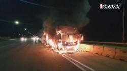 Bus Sarat Penumpang Tabrak Belakang Truk Semen, 20 Orang Tewas Terbakar