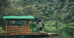 Wisata Telaga Warna Puncak, Ada Tumbuhan Eksotis dan Airnya Berwarna-warni