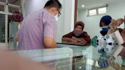 Warga Makassar Ramai-Ramai Beli Emas di Tengah Pandemi Covid-19