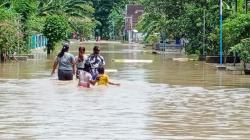Banjir di Ngawi Semakin Tinggi, Masyarakat Kini Waspada dan Siap Mengungsi