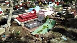 Video 15 Makam Ambles di Sleman Yogyakarta akibat Hujan Deras