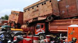 Tumpukan Bangkai Kendaraan Dinas Lingkungan Hidup DKI Jakarta