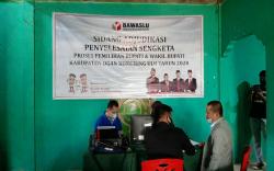 Hoaks Hiasi Pilkada OKU, Penggiat Medsos Lapor Gakkumdu<