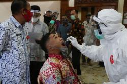 Ketua DPRD Salatiga Terpapar Covid-19, Puluhan Legislator dan Pegawai Setwan Dites Swab
