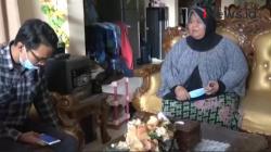 Video Ibu Rumah Tangga di Padang Dihipnotis Satgas Covid-19 Gadungan, Gelang Emas Rp50 Juta Raib